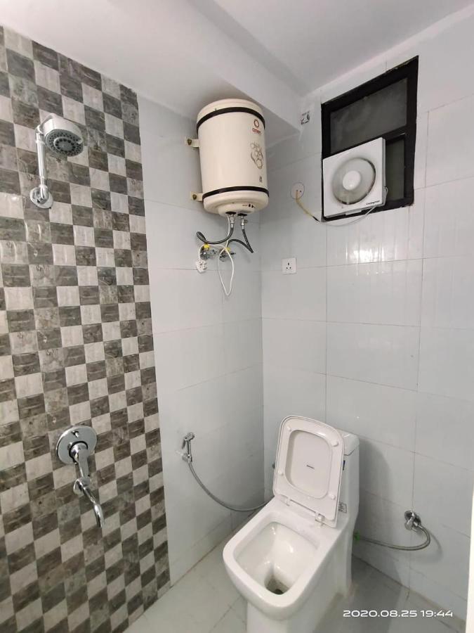Hotel Royal Town New Delhi Buitenkant foto